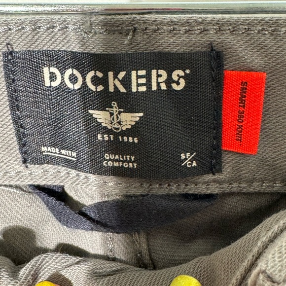 Men’s Dockers - Picture 4 of 5